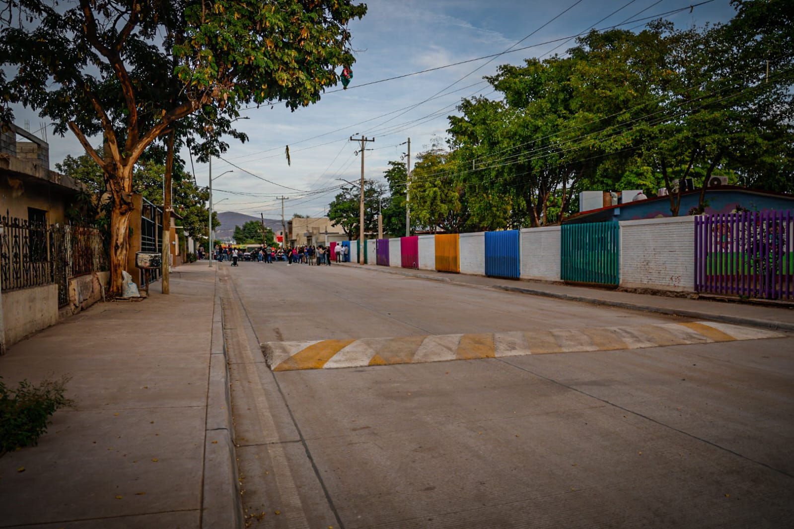 Gámez Mendívil entrega calle pavimentada en la Col. Antonio Toledo Corro, en Culiacán