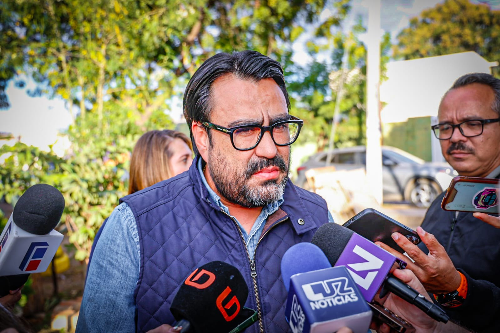 Gámez Mendívil se reúne con habitantes de Prados del Sol, en Culiacán, Sin.