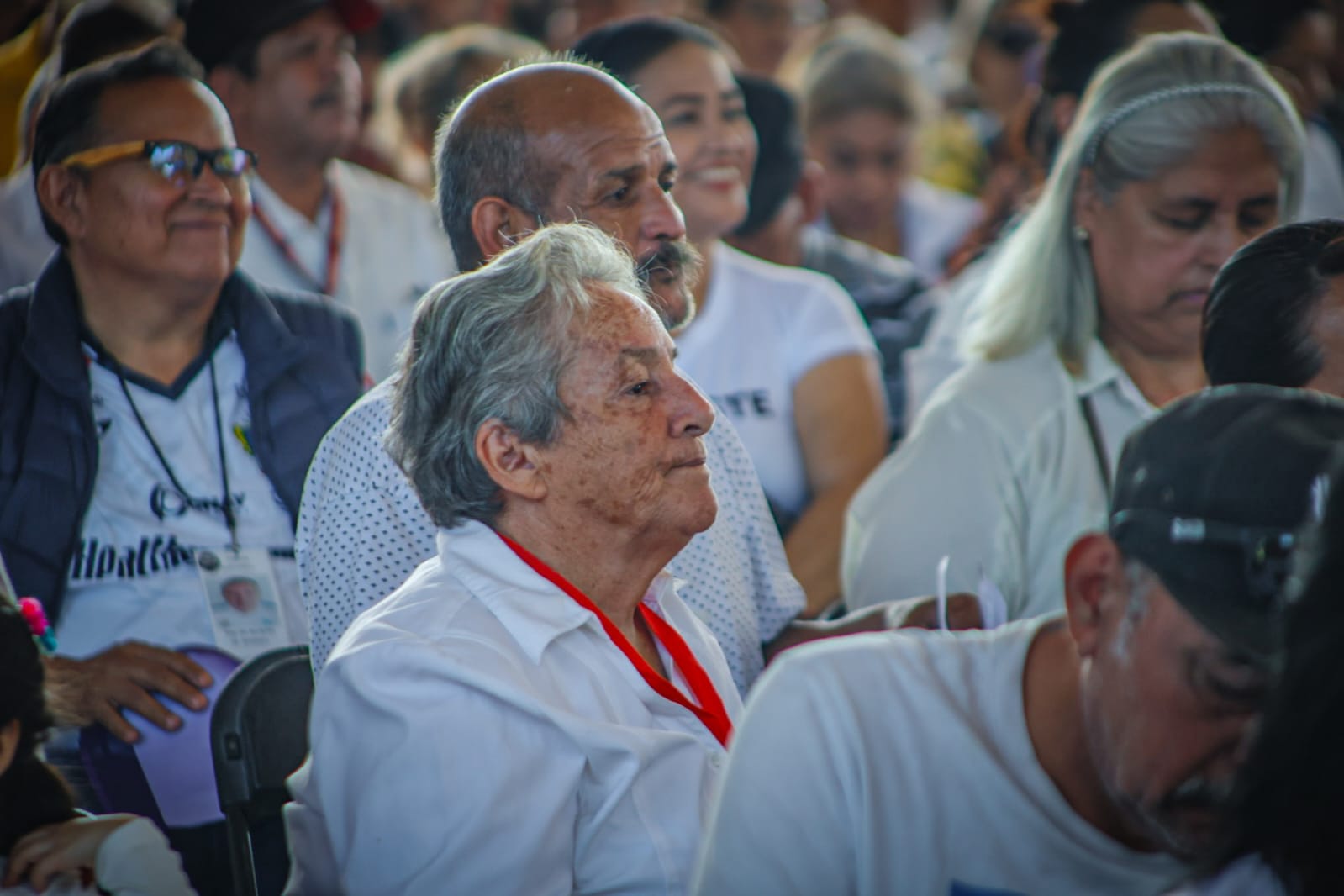 Entregan Rocha y Gámez Mendívil 900 apoyos para pequeños comerciantes