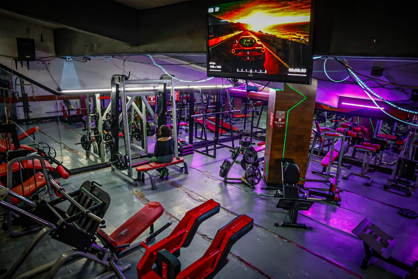 gimnasio Fabrica de Monstruos Perry Corp