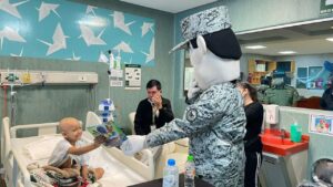 GN visita a niños del Pediátrico de Sinaloa