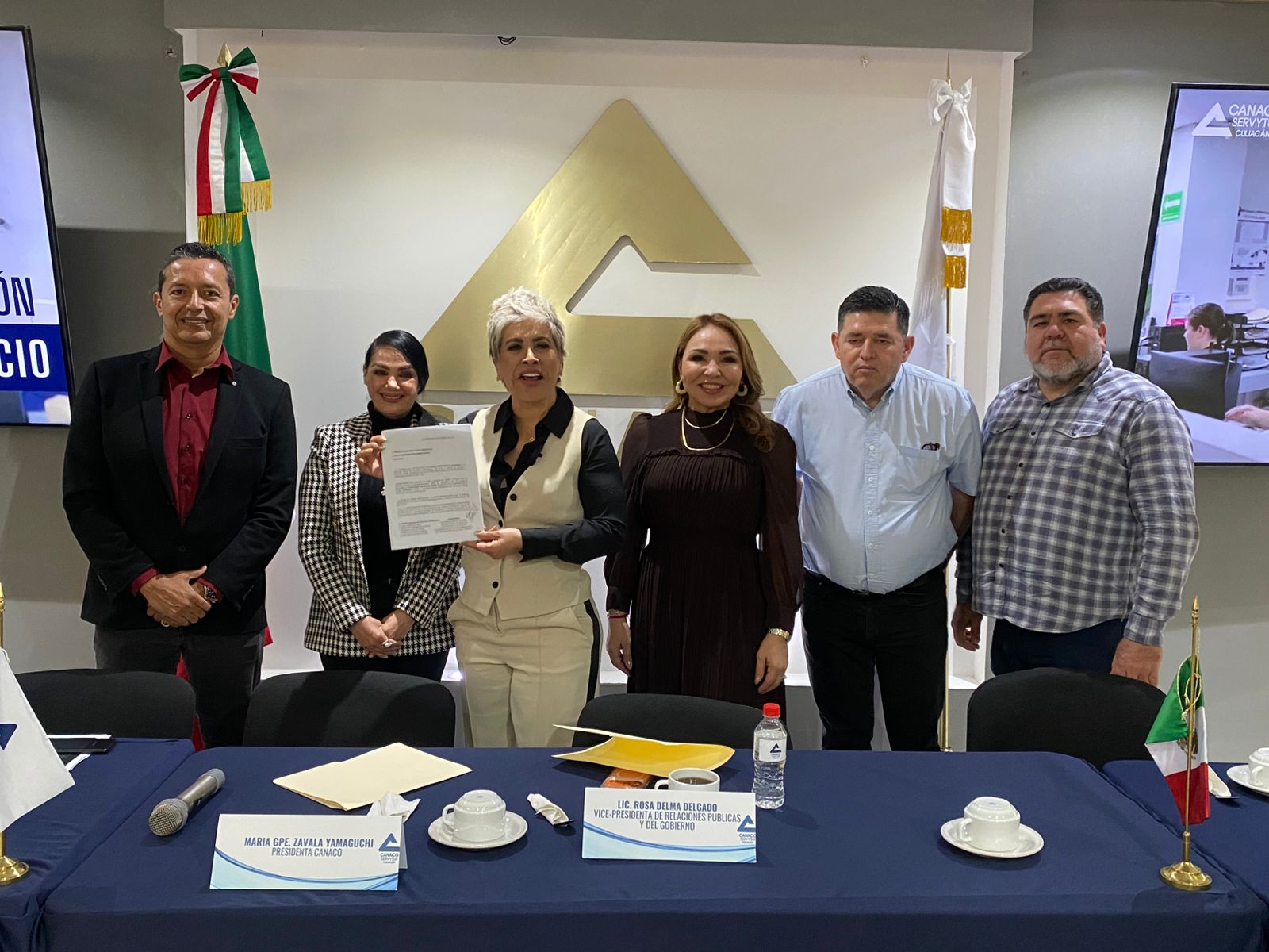 Guadalupe Zavala registra su planilla para estar al frente de Canaco Culiacán por tercera ocasión