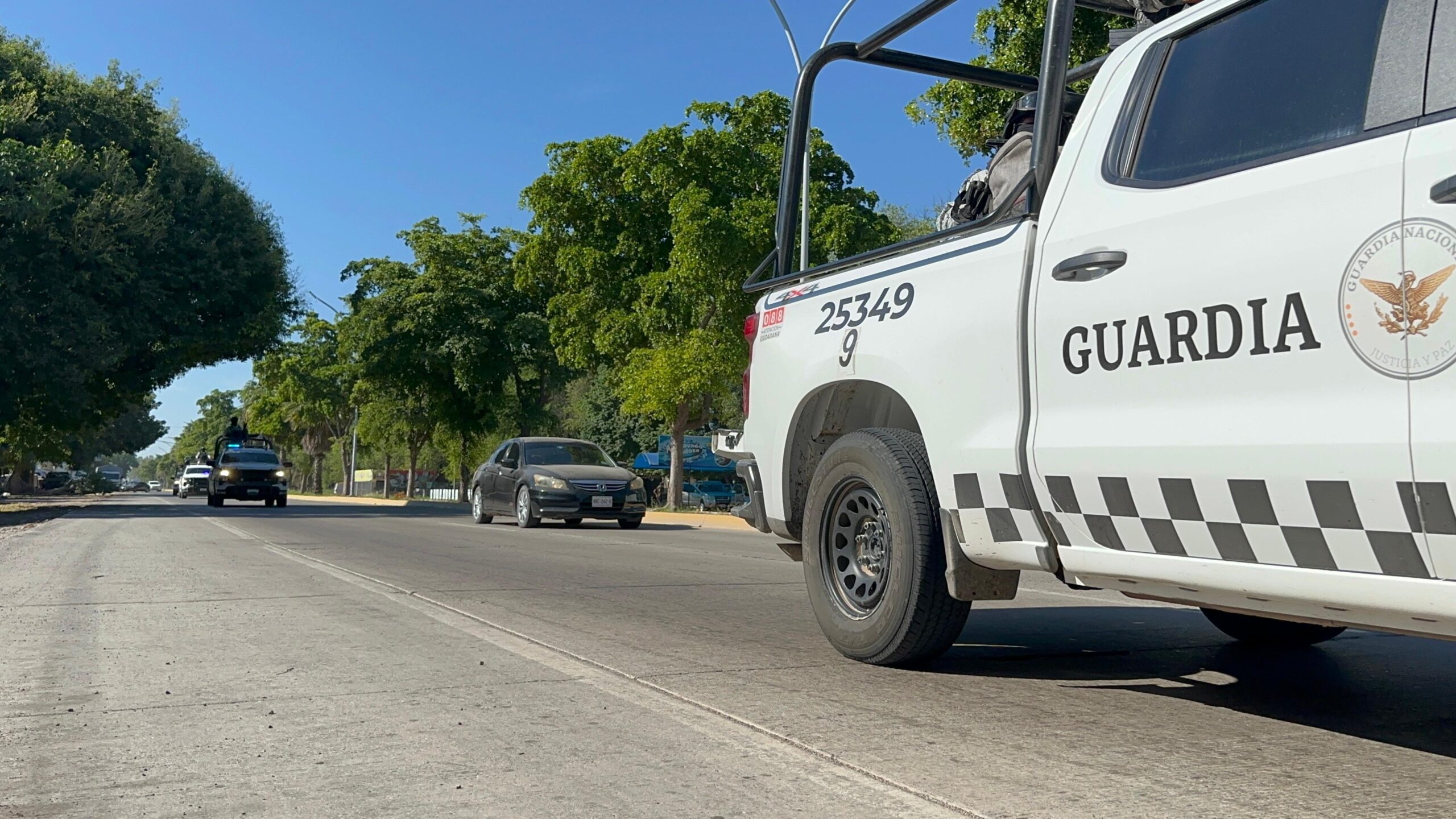 Elementos de la Guardia Nacional y la Secretaría de Marina trasladan reos al Cefereso 8 en Guasave