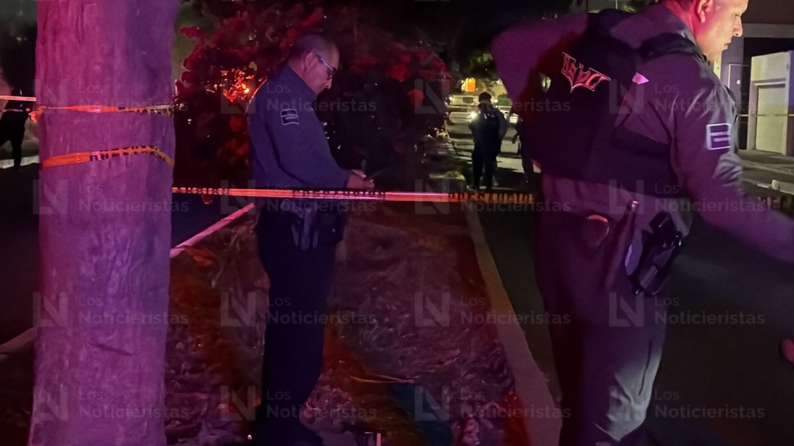 Un hombre sin vida con el rostro encintado fue localizado en el Tres Ríos, en Culiacán
