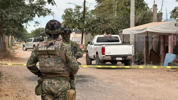 Ejecutan a balazos a Mirna Karime Corrales, comisaria de Bachigualatito, Culiacán; su hermano está herido
