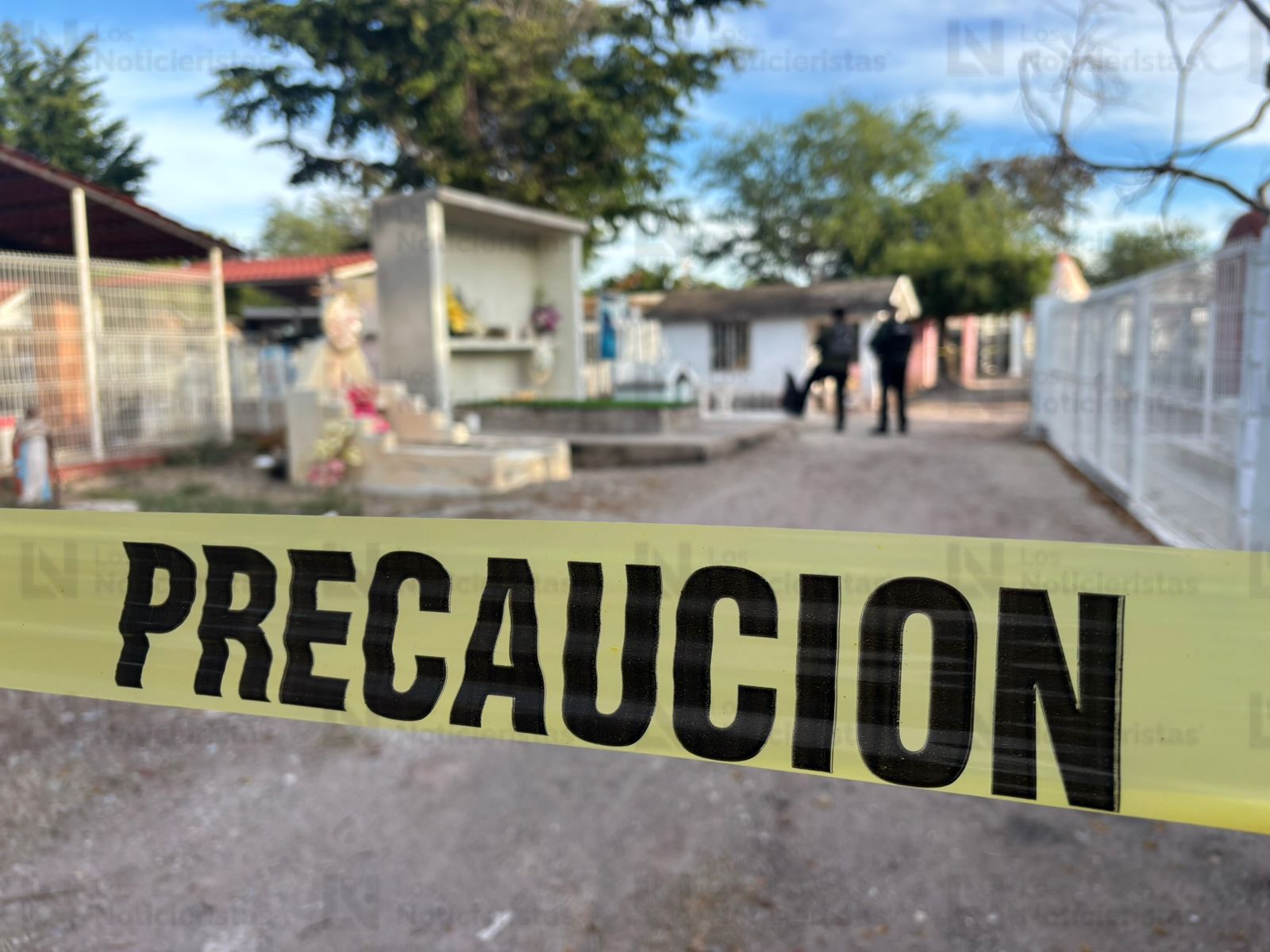 Hallan osamenta dentro de una tumba en el panteón de El Tamarindo