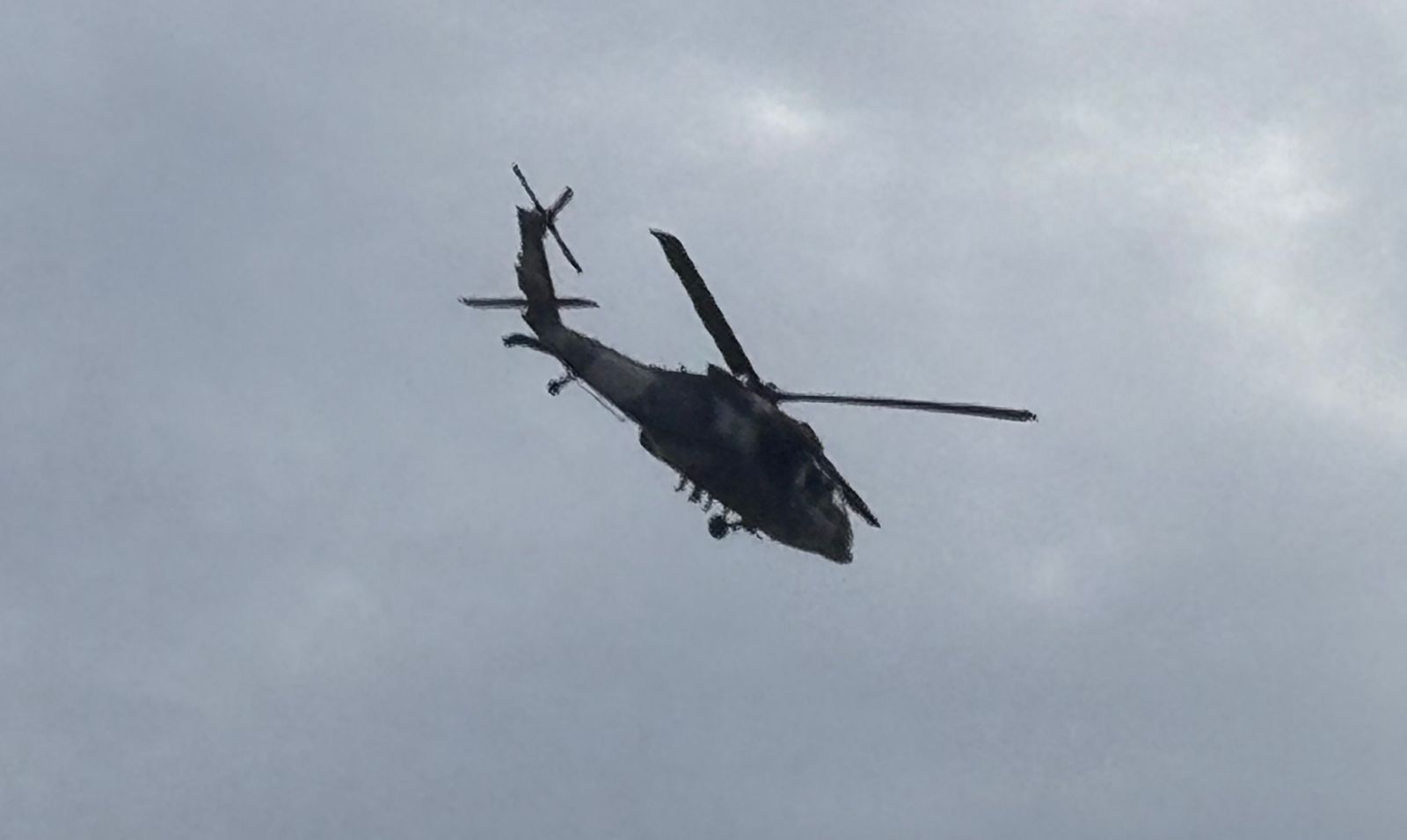 Helicópteros sobrevuelan en diferentes zonas de Culiacán.