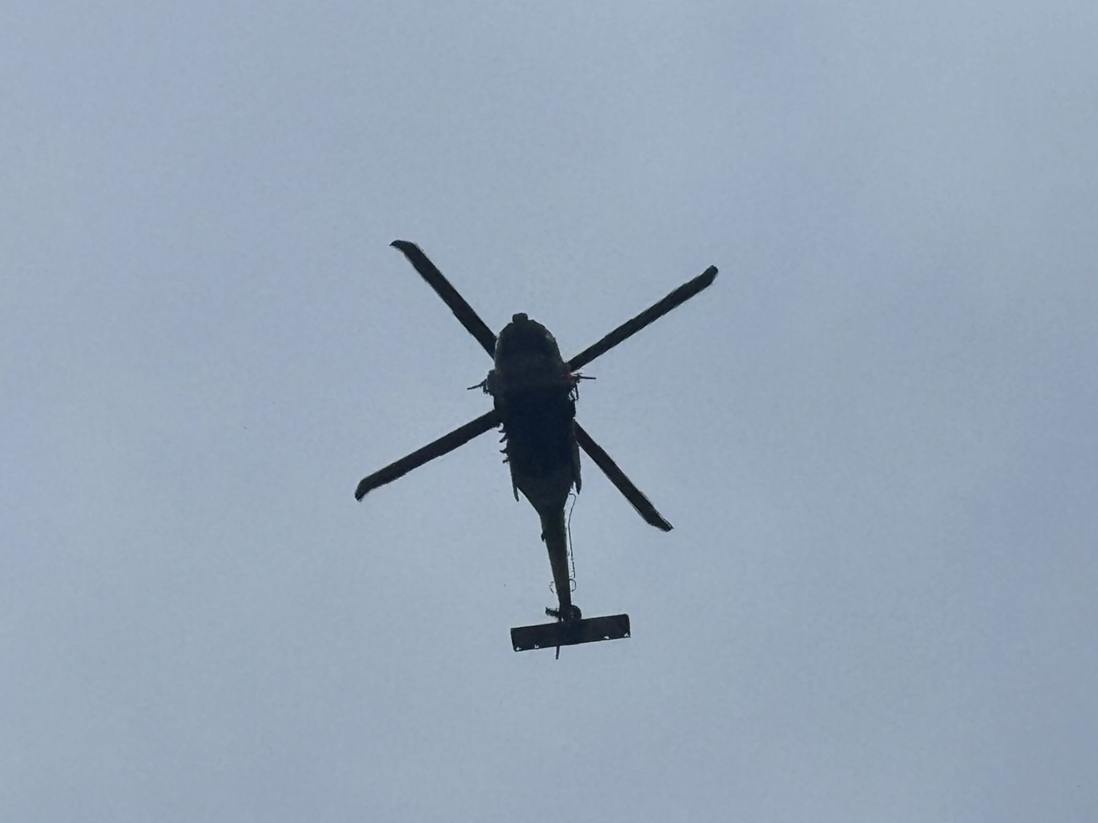 Helicópteros sobrevuelan en diferentes zonas de Culiacán.