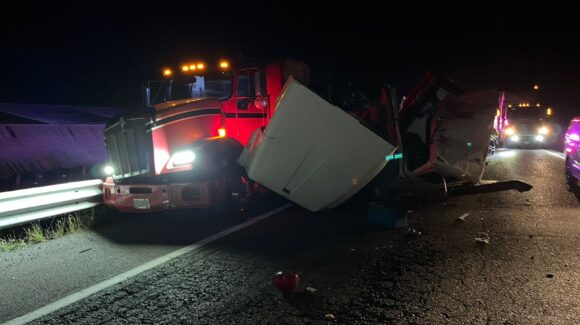 Hombre muere arrollado por un tráiler sobre la Culiacán-Mazatlán, en las inmediaciones de la sindicatura de Costa Rica
