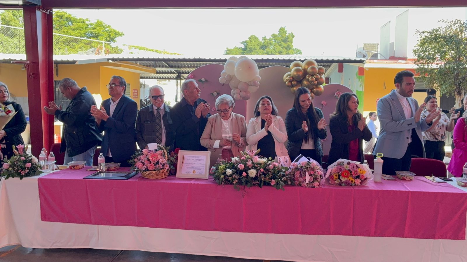 Homenaje a la maestra Dora Marañón