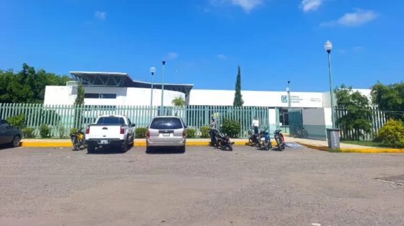 Estudiante universitario resulta lesionado por esquirla de bala tras enfrentamiento en Escuinapa, Sinaloa