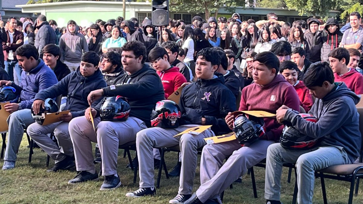 imju inicia entrega de cascos a jovenes en sindicaturas de guasave estudiantes