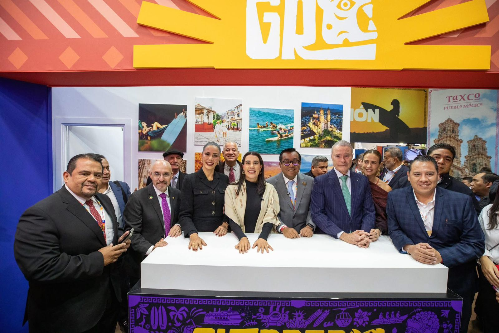 Josefina Rodríguez Zamora y Quirino Ordaz Coppel el corte de listón del Pabellón México en la FITUR 2026 en Madrid, España