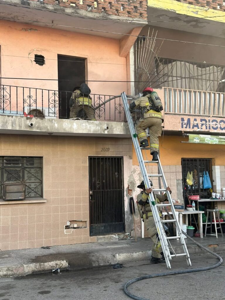 Bomberos de Mazatlán controlan incendio en casa habitación en la ...