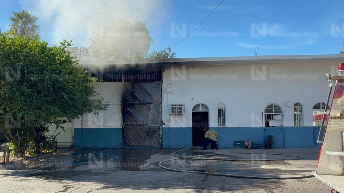 incendio de bodega de aceites en la insurgentes de los mochis