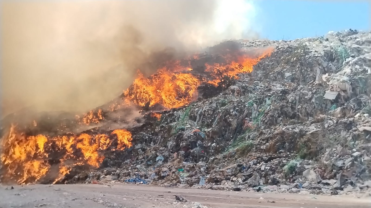 Incendio en basurón de Elota