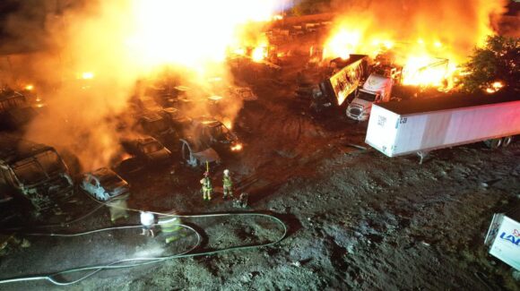 Muere joven en el hospital tras incendio en pensión federal al sur de Villa Unión, Sinaloa