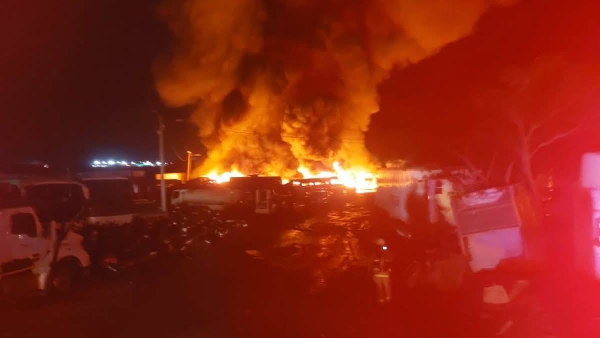 incendio en pension vehicular de villa union
