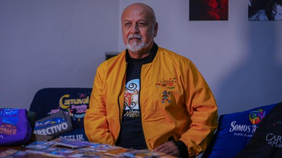 Javier Arcadia cumple 30 años marcando el ritmo del Carnaval Internacional de Mazatlán, Sinaloa