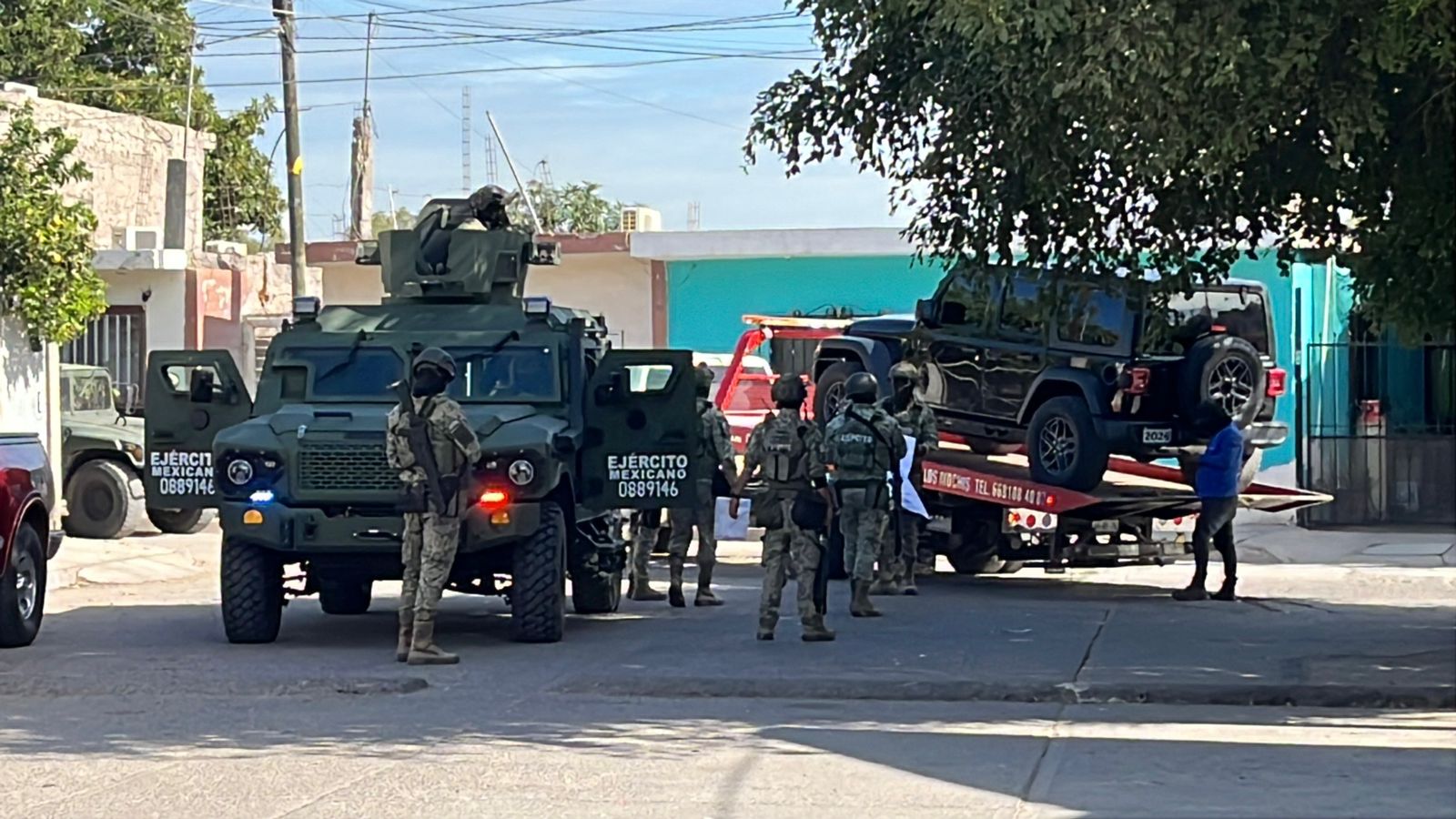 Aseguran un Jeep negro en operativos del Ejército Mexicano, en Guasave