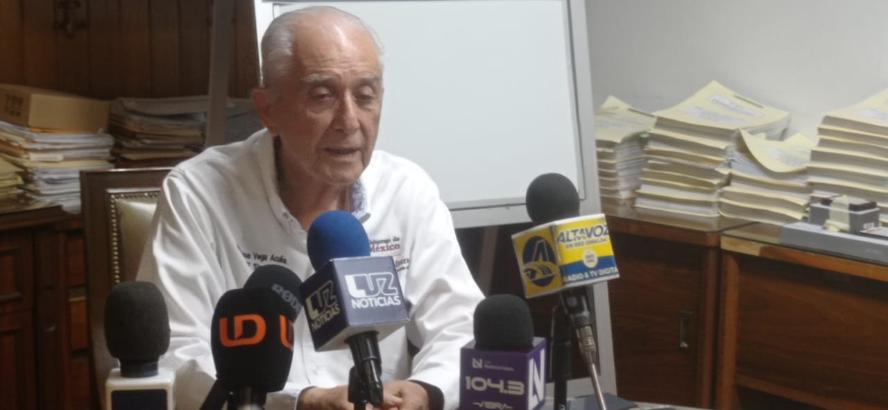 Jesús Vega Acuña en reunión con representantes de empresas acopiadoras y productores de trigo