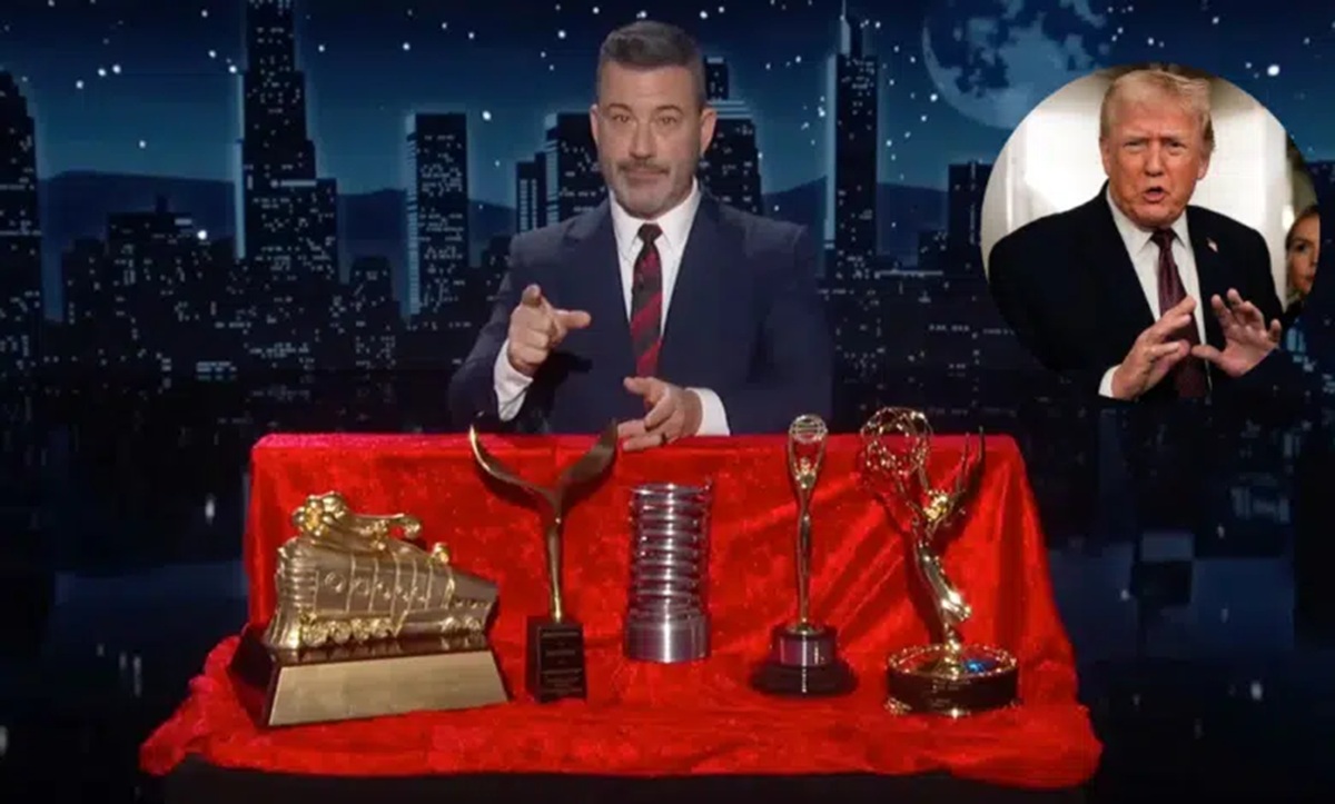 Jimmy Kimmel ofreciendo sus premios a Donald Trump