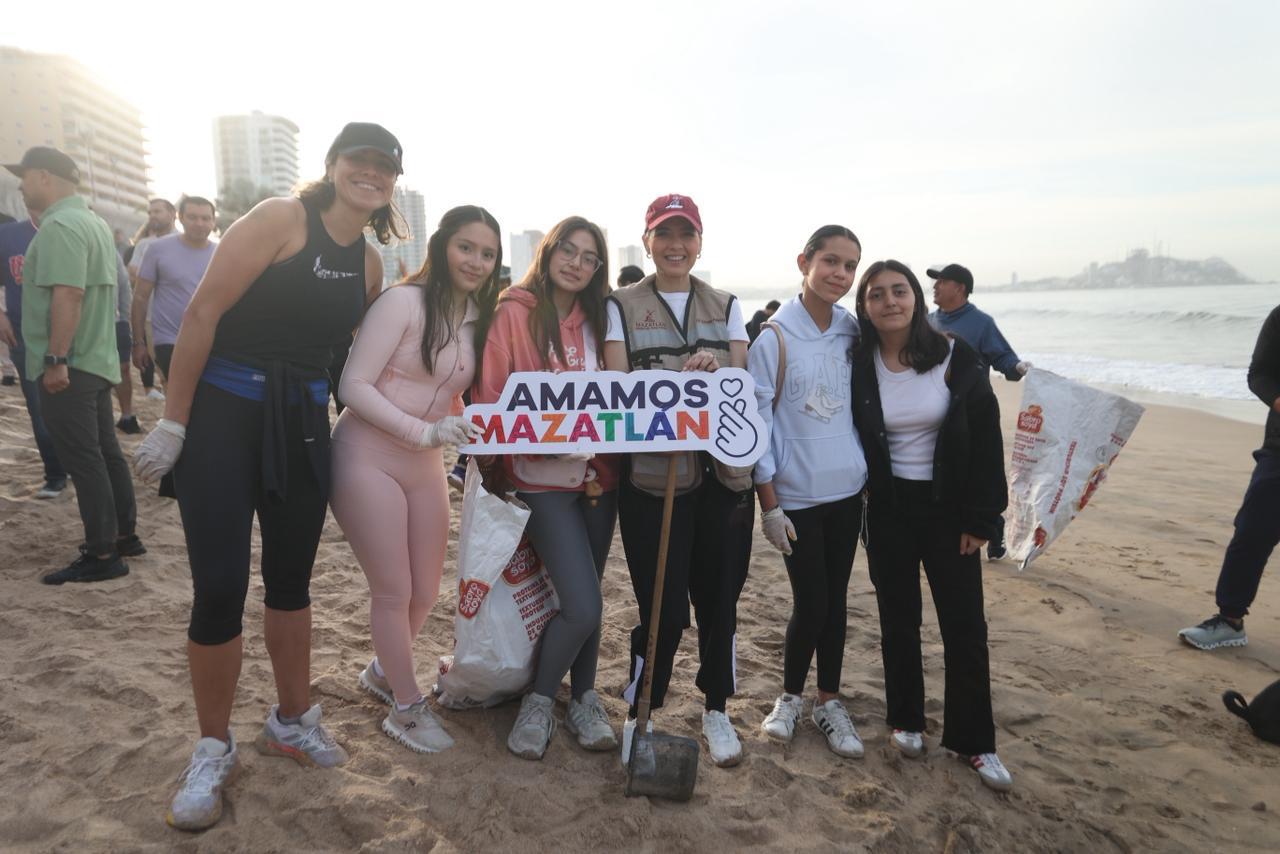jornada del programa "Mazatlán te quiero limpio" desde el Malecón