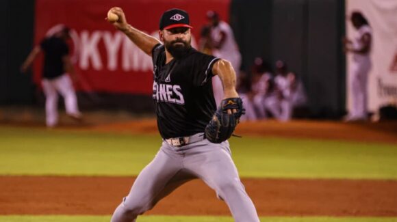 El sinaloense José Urquidy suma primer triunfo en la Liga Dominicana de Beisbol con El Escogido