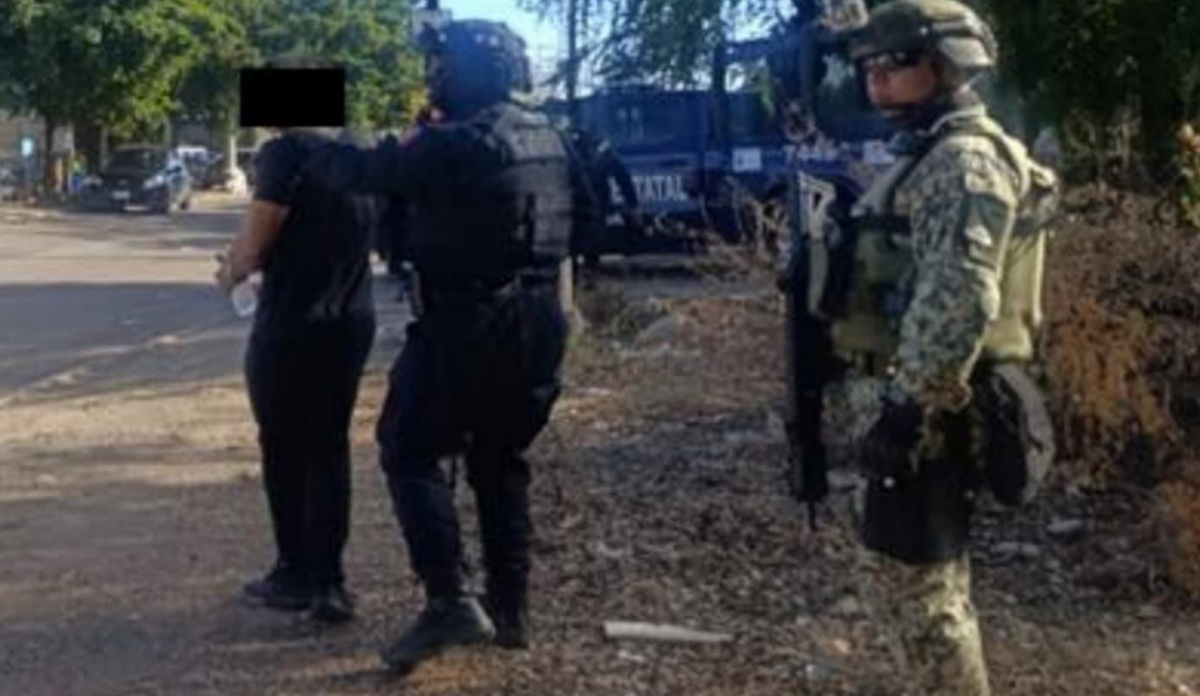 Joven detenido con arma de fuego en Culiacán