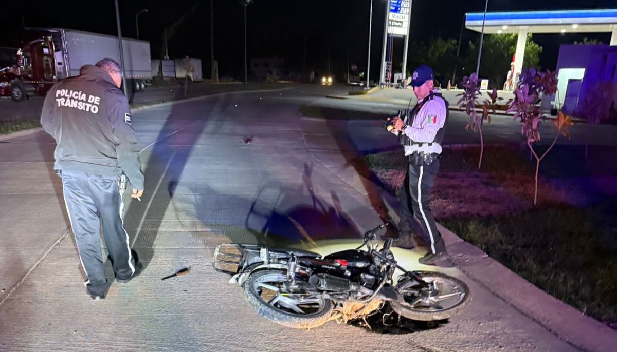 joven resulta herido tras accidentarse en su moto