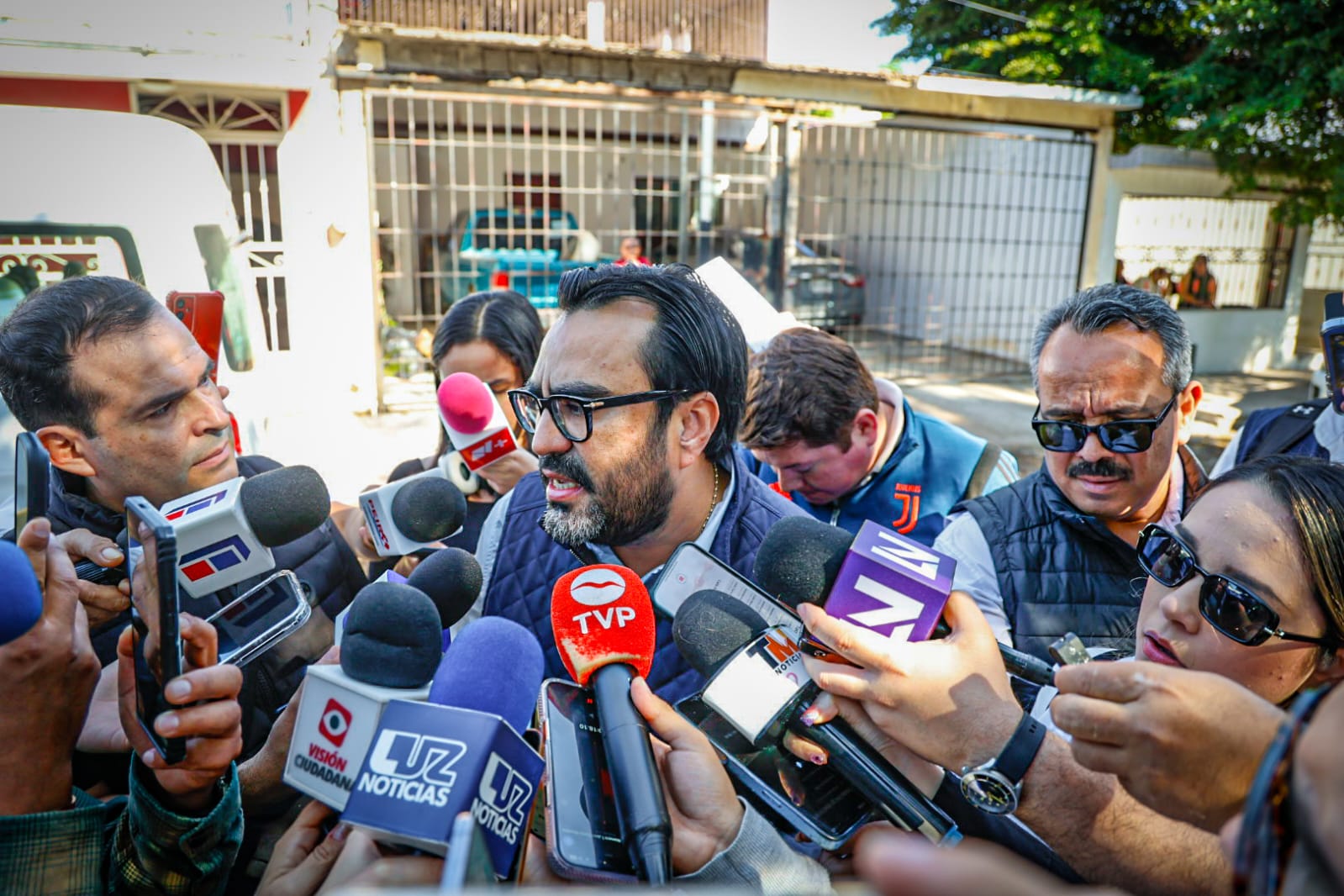 Juan de Dios Gámez Mendívil visitó la Escuela Primaria Federal 22 de Diciembre