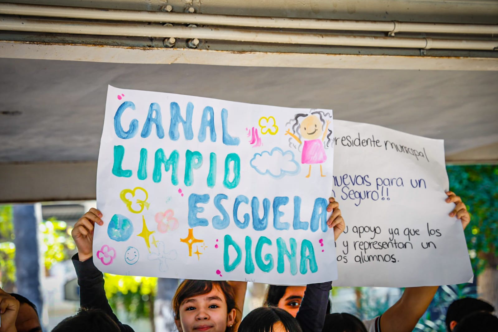 Juan de Dios Gámez Mendívil visitó la Escuela Primaria Federal 22 de Diciembre