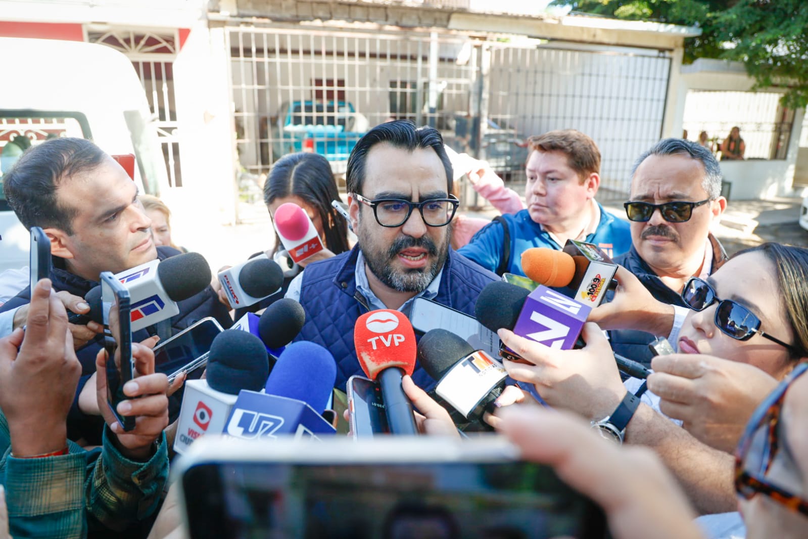 Juan de Dios Gámez Mendívil visitó la Escuela Primaria Federal 22 de Diciembre