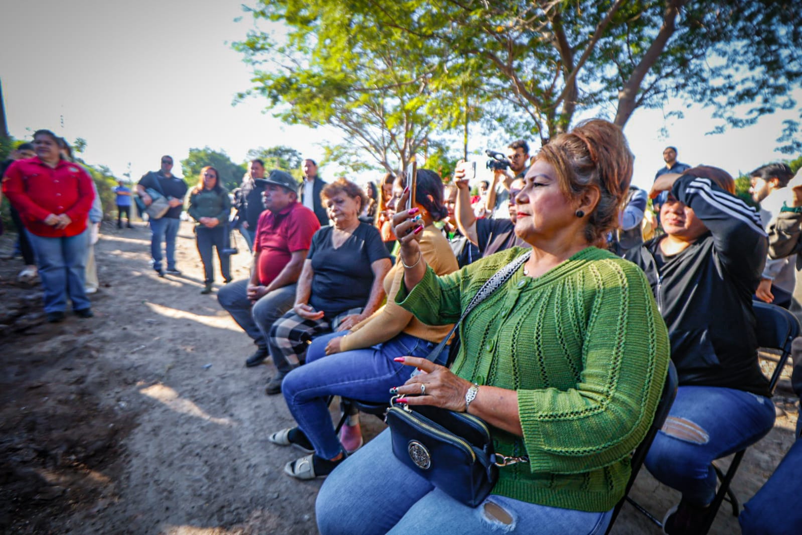 Juan de Dios Gámez inaugura obras y realiza gira por Quilá
