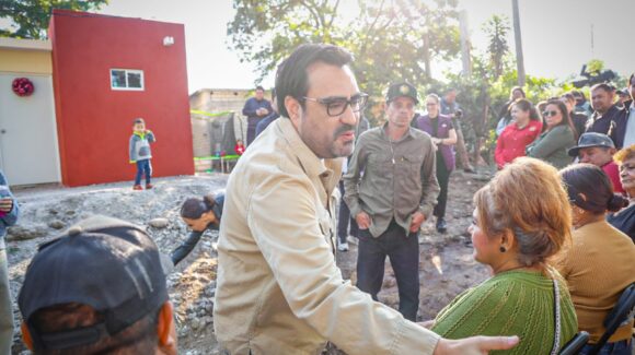 Juan de Dios Gámez inaugura obras con inversión de casi 5 mdp; realiza gira por Quilá, en Culiacán, Sinaloa