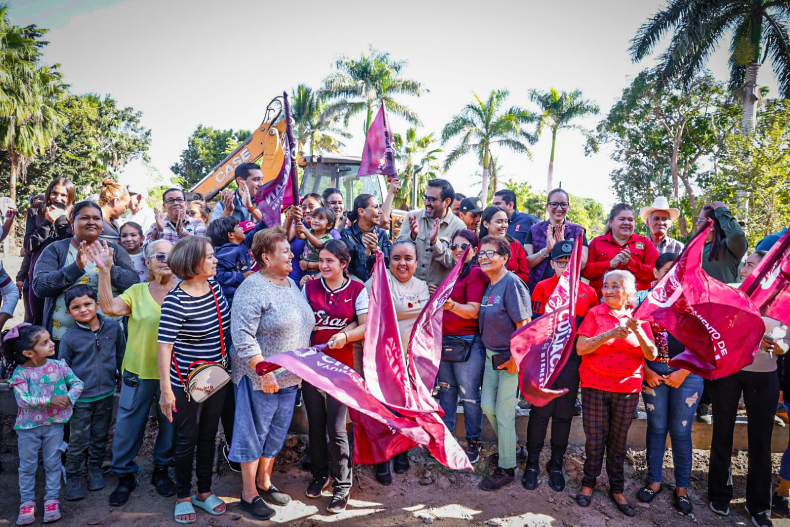 Juan de Dios Gámez inaugura obras y realiza gira por Quilá