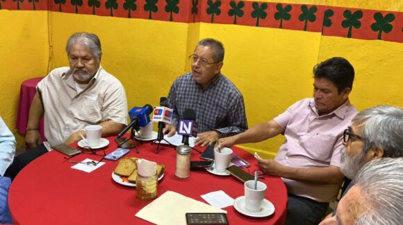 “Nuestros derechos están siendo vulnerados”; jubilados de la UAS exigen el pago oportuno y completo de sus quincenas
