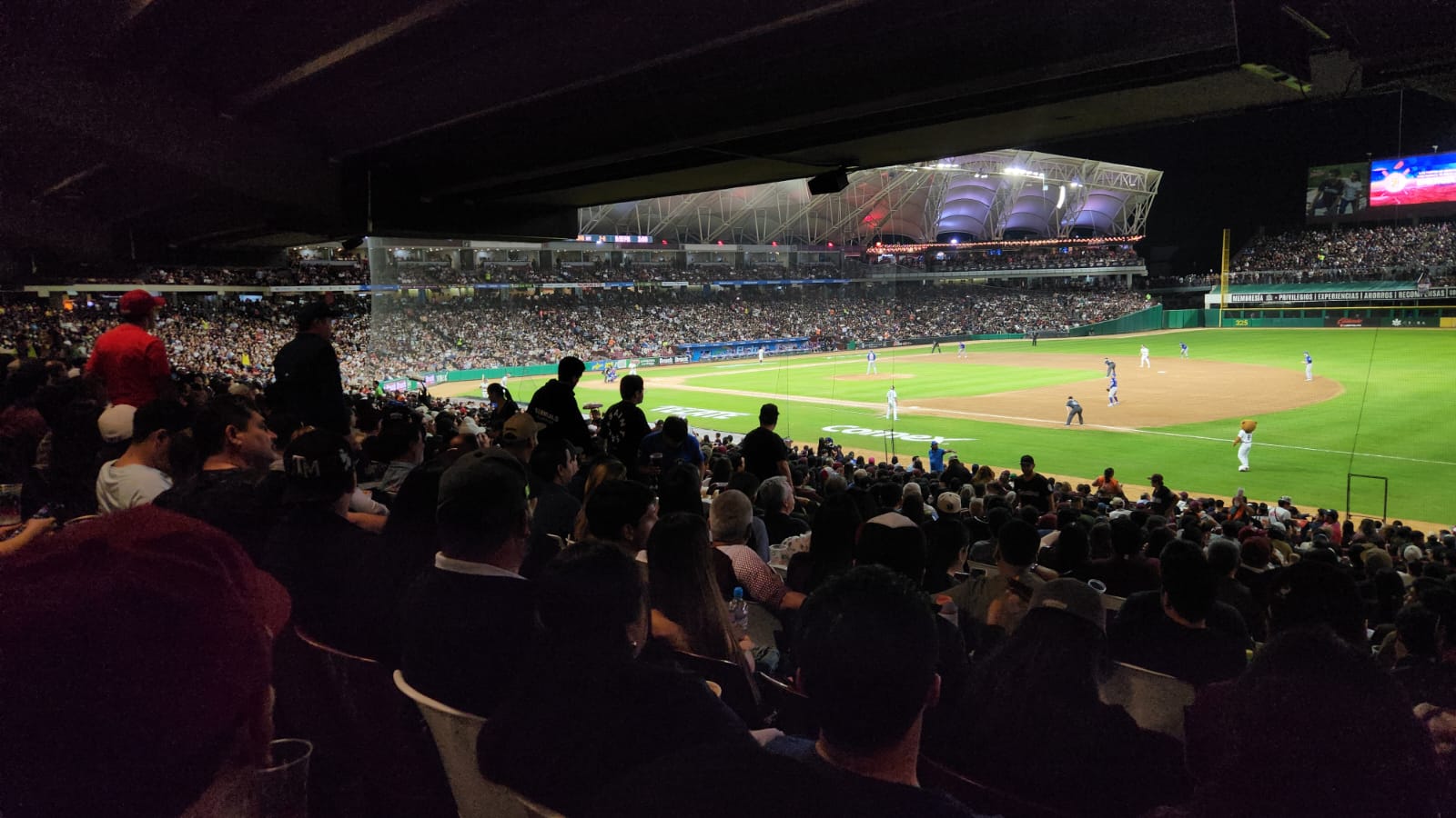 Casa llena en el juego 1 de la final entre Tomateros y Charros