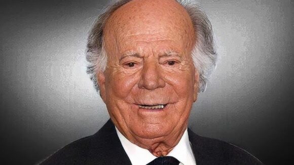 Dos extrabajadoras acusan a Julio Iglesias de violencia sexual y humillaciones; autoridades investigan
