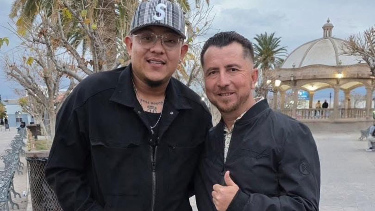 julio urias en entrenamiento con beisbolistas en chihuahua foto