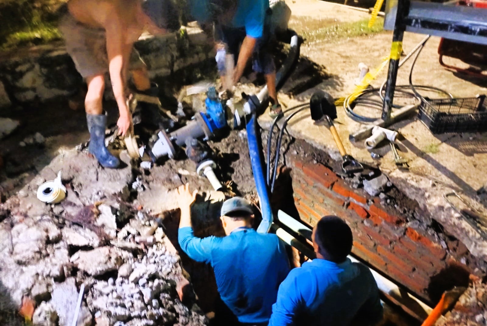 Jumapam repara fuga de agua en Lomas de Mazatlán