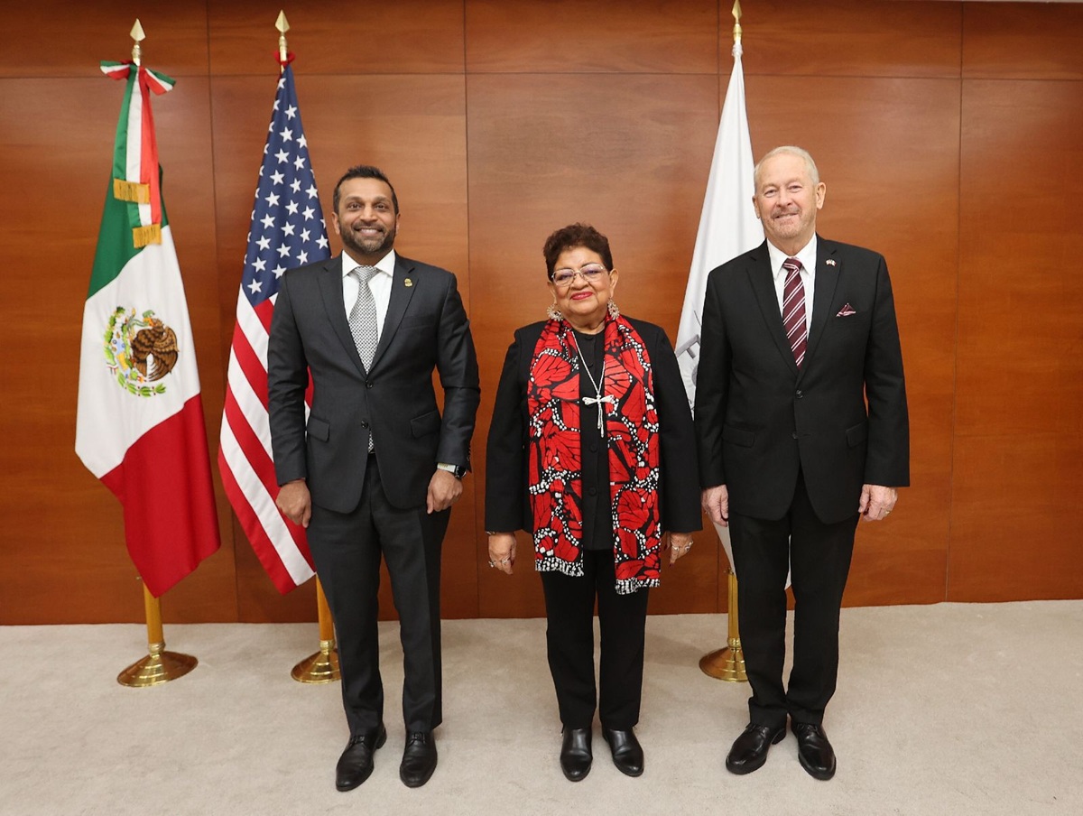 Embajador Ronald Johnson, Ernestina Godoy y Kash Patel