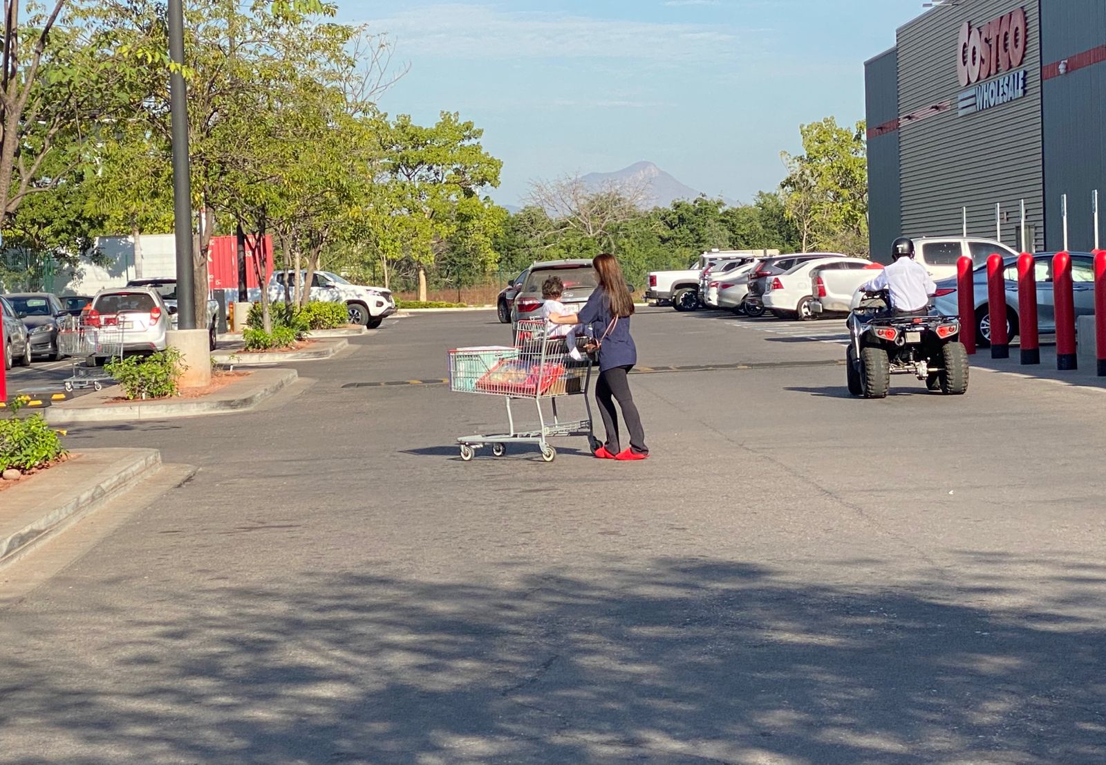 la disputa por las roscas de costco ha iniciado