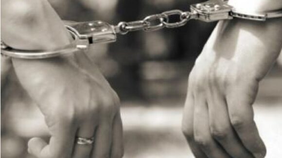‘Se unieron para delinquir’ | Pareja es detenida por robar a comercio en Valles del Ejido de Mazatlán, Sinaloa