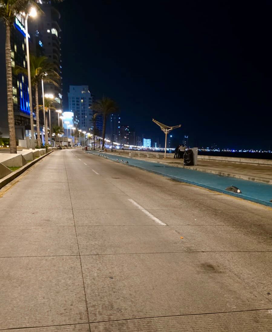 limpian el malecon de mazatlan tras festejos de año nuevo