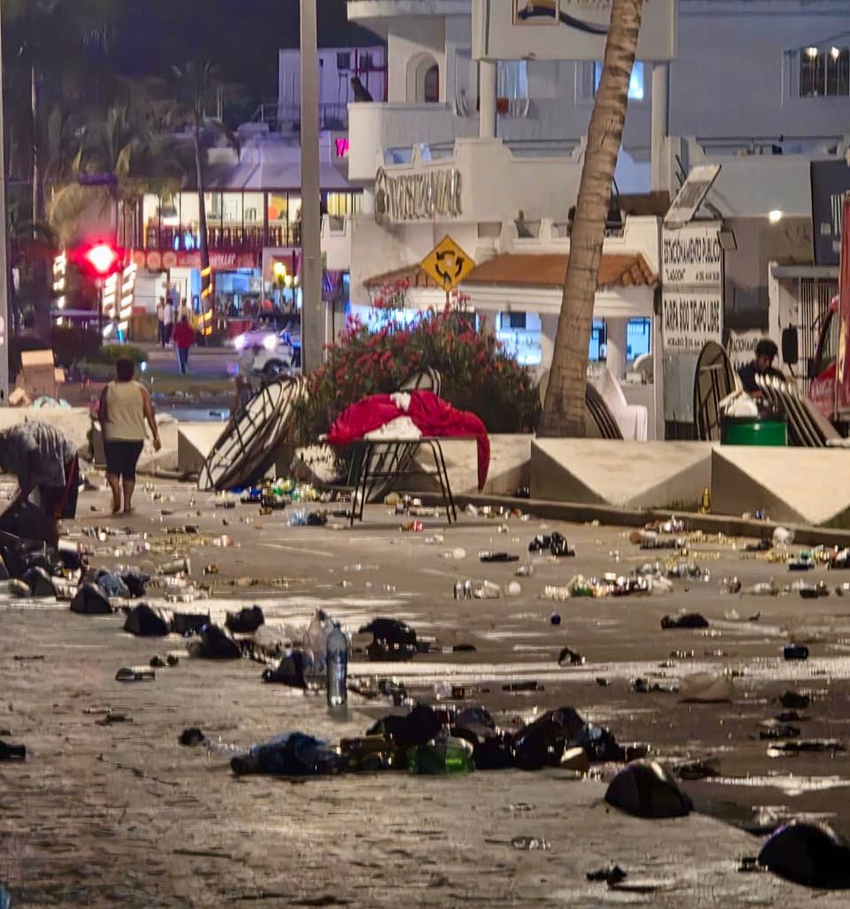limpian el malecon de mazatlan tras festejos de año nuevo