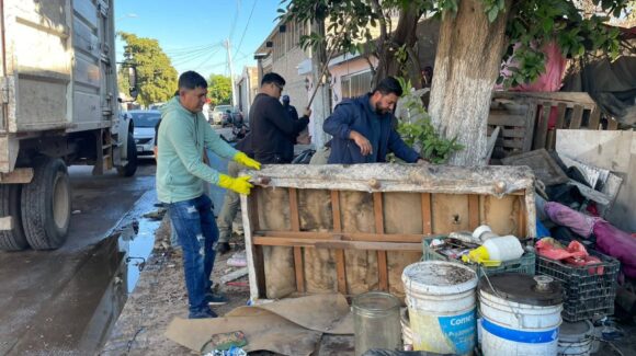 ¡Esto también hace Ecología! Limpian domicilio y brindan ayuda a mujer postrada en Guasave, Sinaloa
