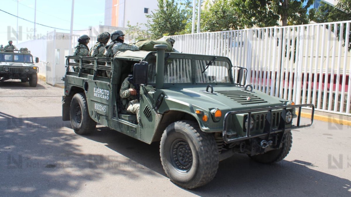llegan 120 elementos del ejercito mexicano a mazatlan mexico