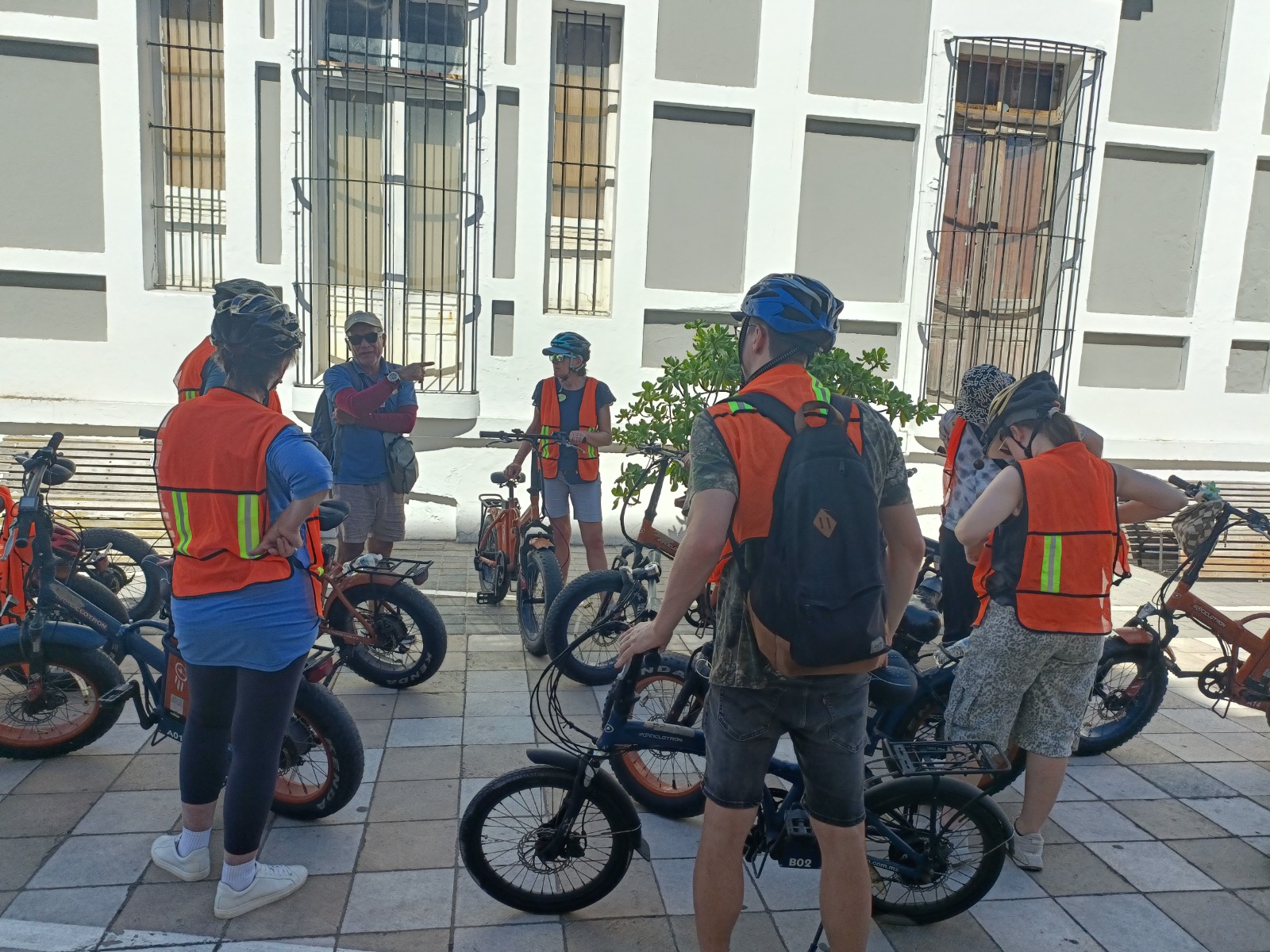 Turistas del crucero Norwegian Bliss llegan a Mazatlán