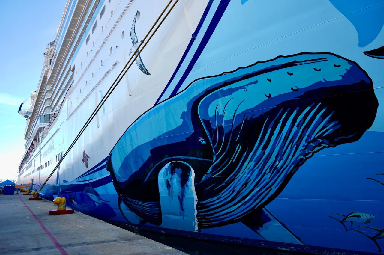 Turistas del crucero Norwegian Bliss llegan a Mazatlán
